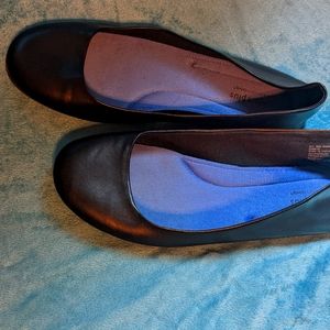 Women's flats